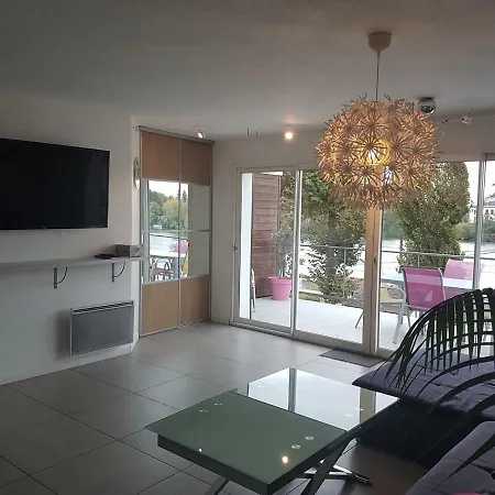 水瓶座公寓 公寓